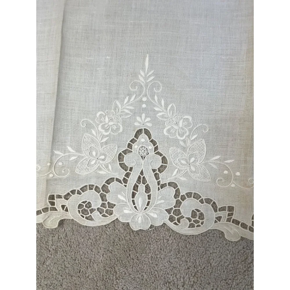 Antique Show Towels Italy Embroidered Eyelet Floral Scalloped Decorative